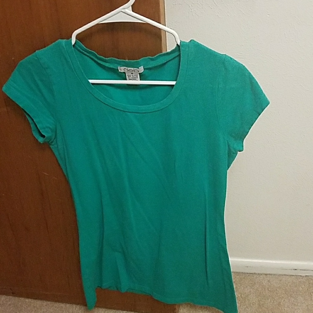Turquoise short-sleeved shirt